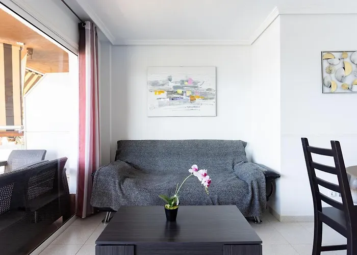 Black And White Free Wifi Apartment
